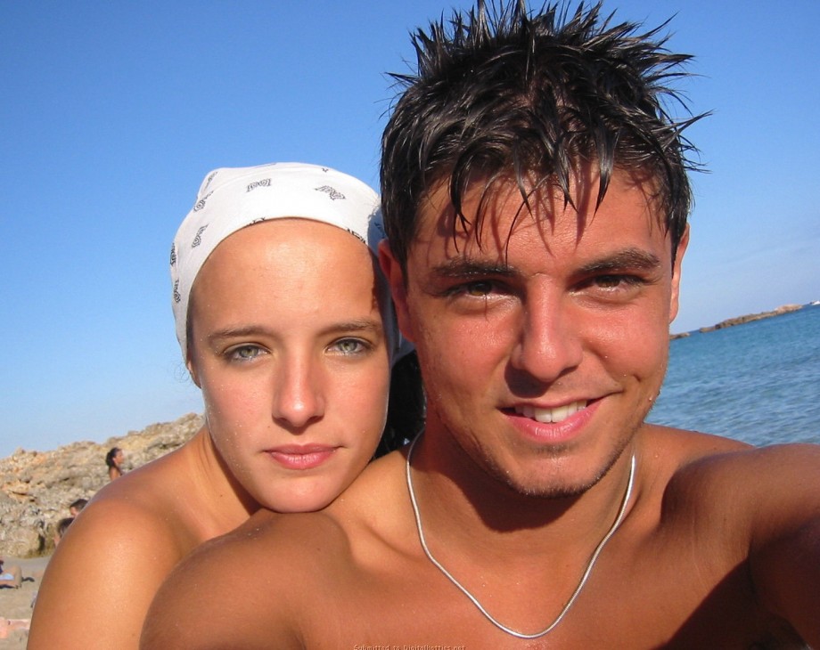 Young amateur holiday couple