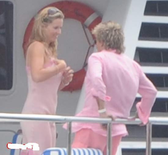 Celeb - rod stewart suckling his wife\\\'s nipples