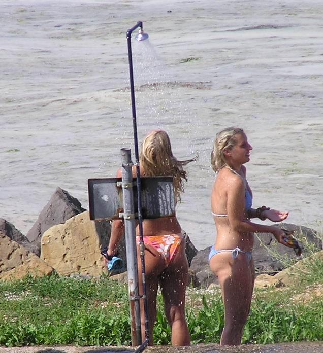 Shower bikini beach -  voyeur pics