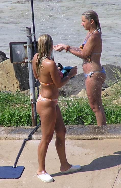 Shower bikini beach -  voyeur pics