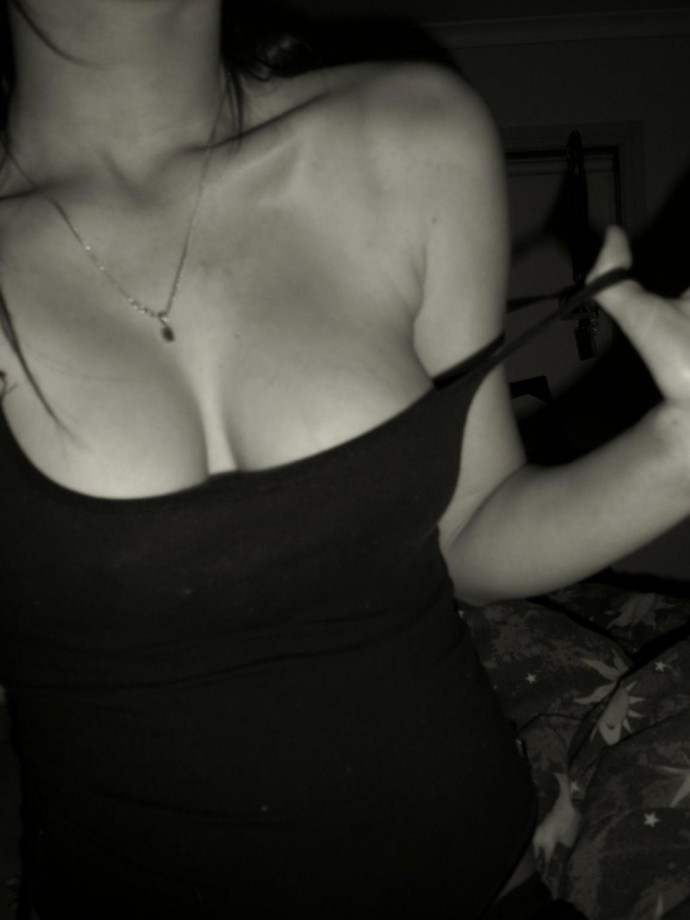 Nasty girl showing everything 