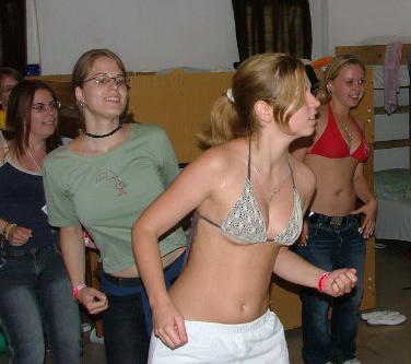 Amateurs: dancing teens. part 1. 