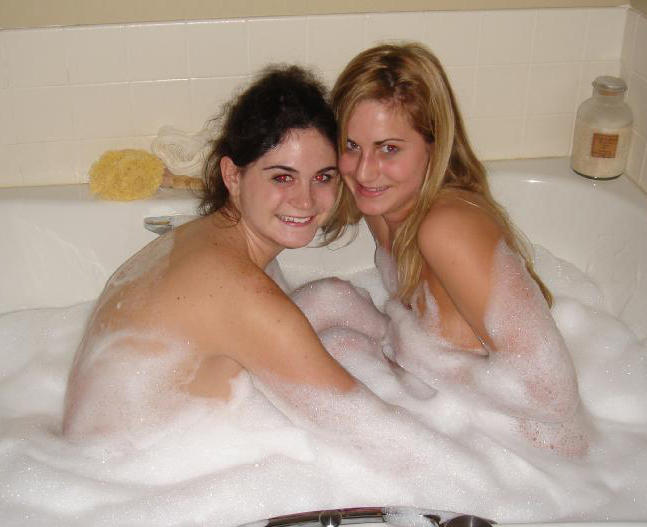 Amateurs: sharing a hot tube. part 1.