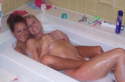 Amateurs: sharing a hot tube. part 1.