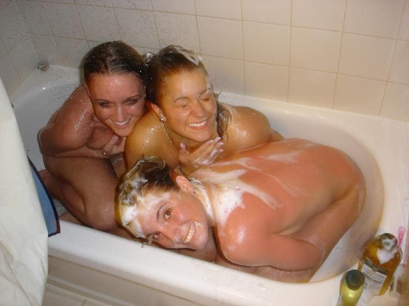 Amateurs: sharing a hot tube. part 1.