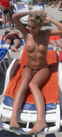 Amateurs: topless beach chicks. part 1. 