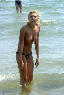 Amateurs: topless beach chicks. part 1. 