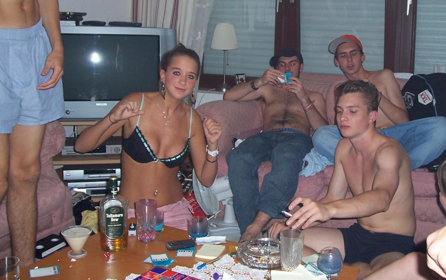 Amateurs: strip poker. part 1. 