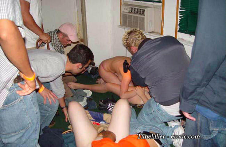 Young girls at party- drunk teenagers - amateurs pics 24