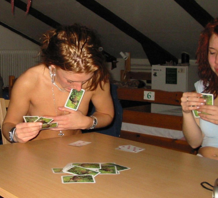 Amateur girls playing strip poker no.02 