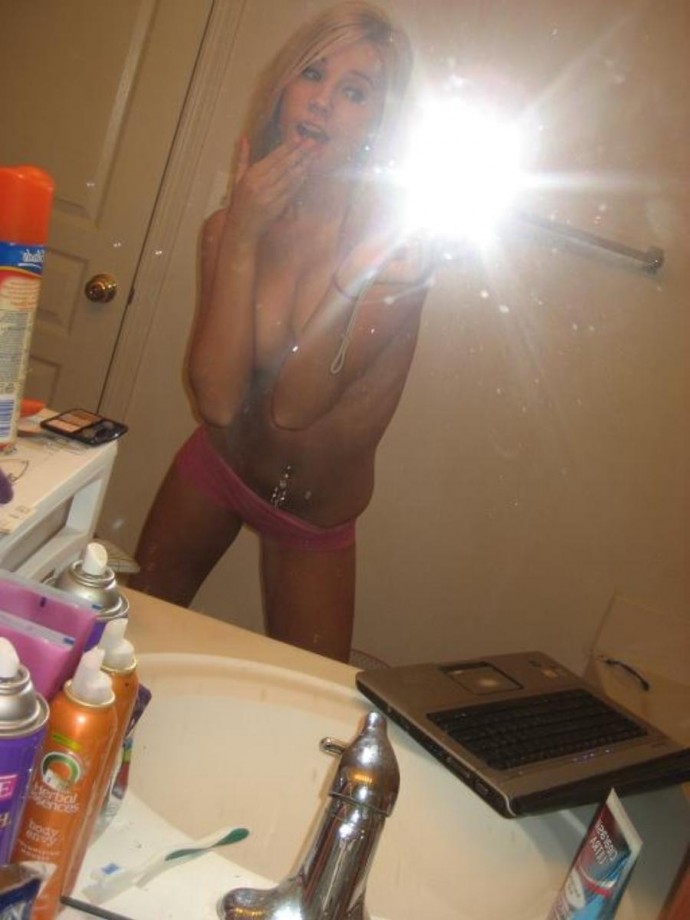 Blond greek hottie and her selfpics