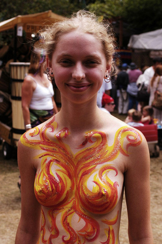 Amateur girls theirs body painting 