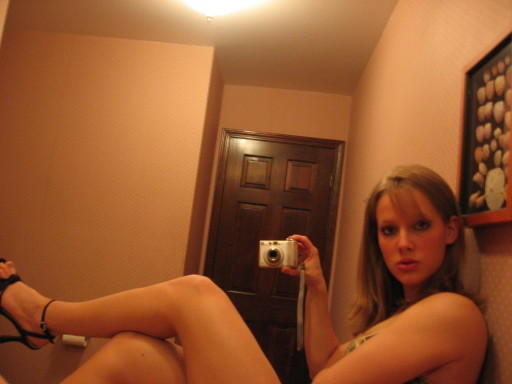 Young blond chick a her self pics