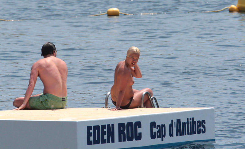 Lily allen nude at topless at beach 