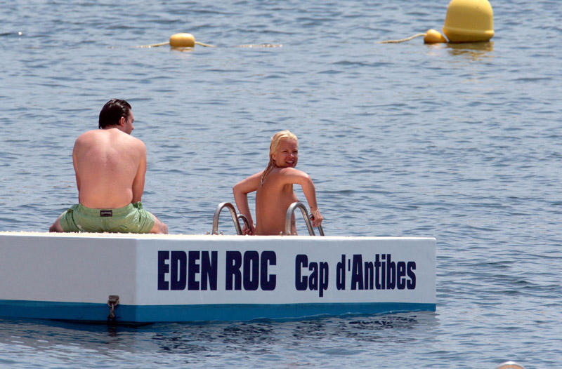 Lily allen nude at topless at beach 