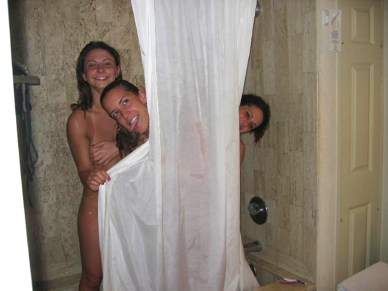 Young amateur girls in the shower no.08 