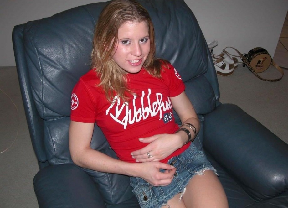 Blonde girlfriend showing shawed pussy