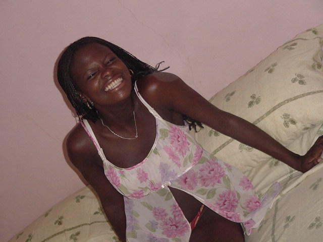 Africa tour - naked black amateur girl 04