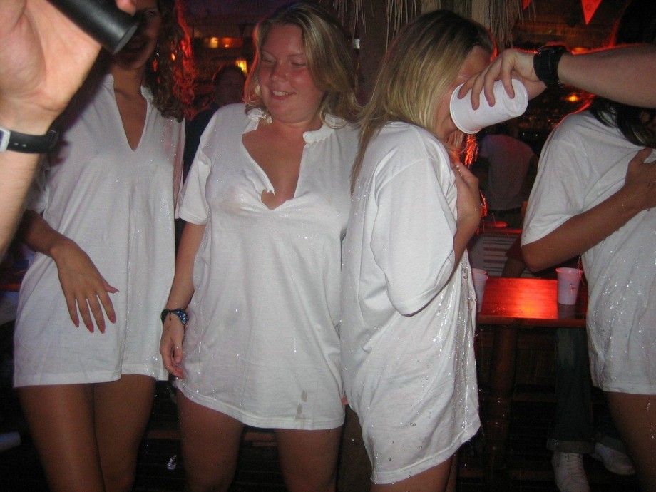 Club fun (wet t-shirt contest) 