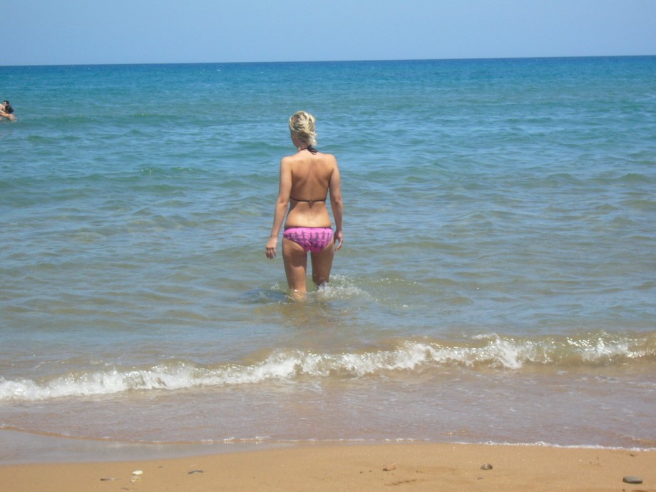 Brunette and blonde together on holiday 