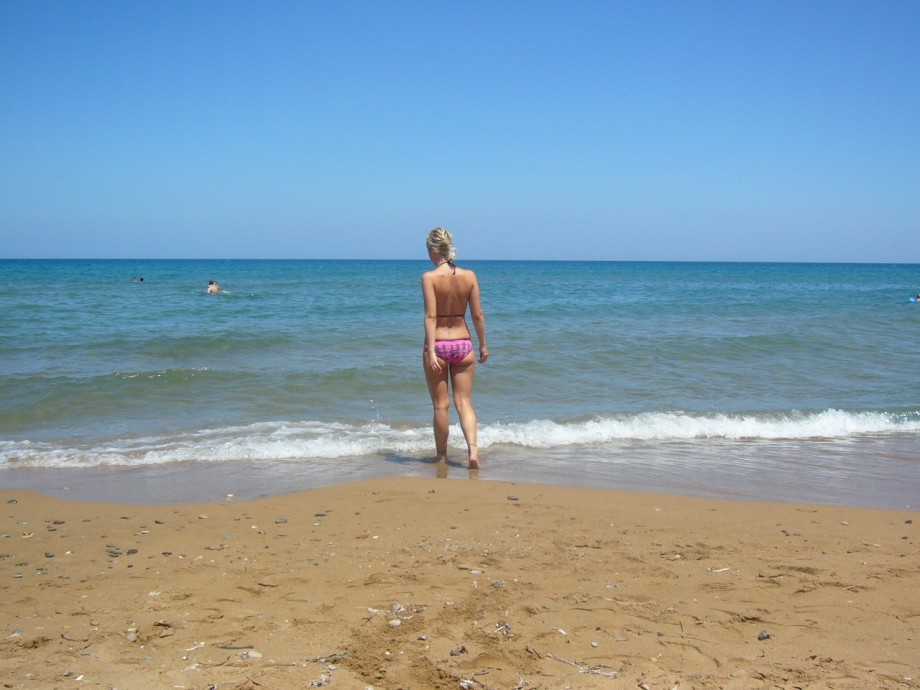 Brunette and blonde together on holiday 