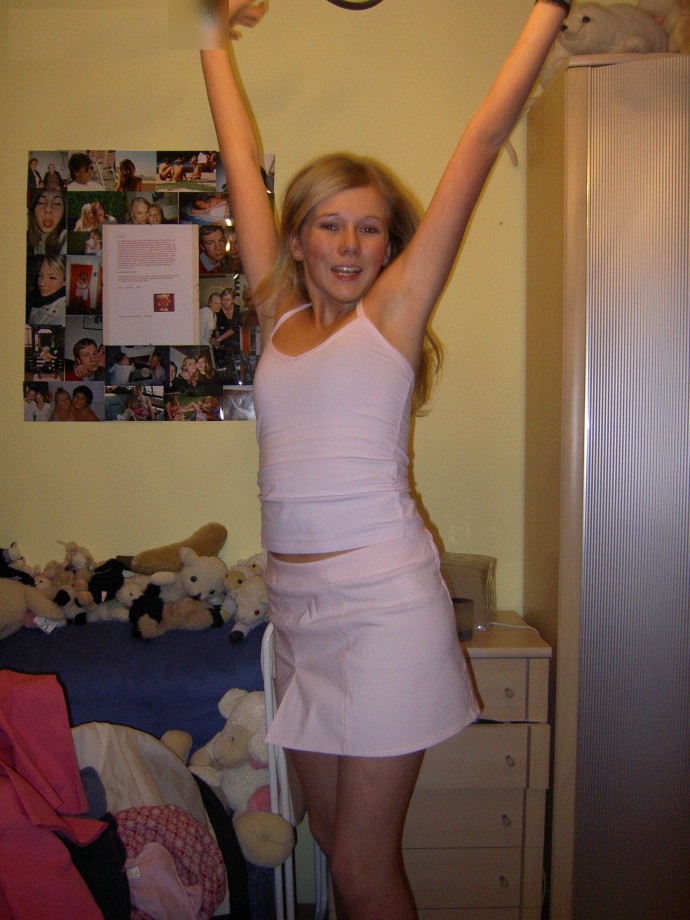 Girl posing naked 