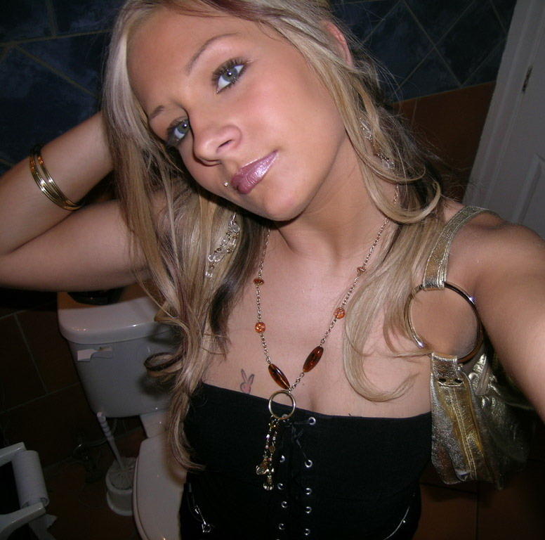 Teenie selfphotos 