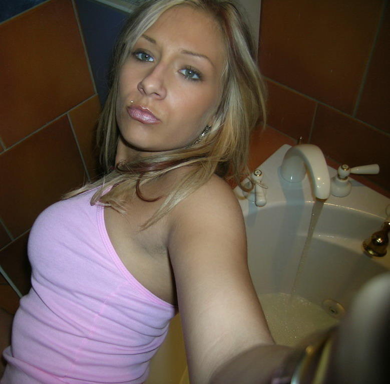 Teenie selfphotos 