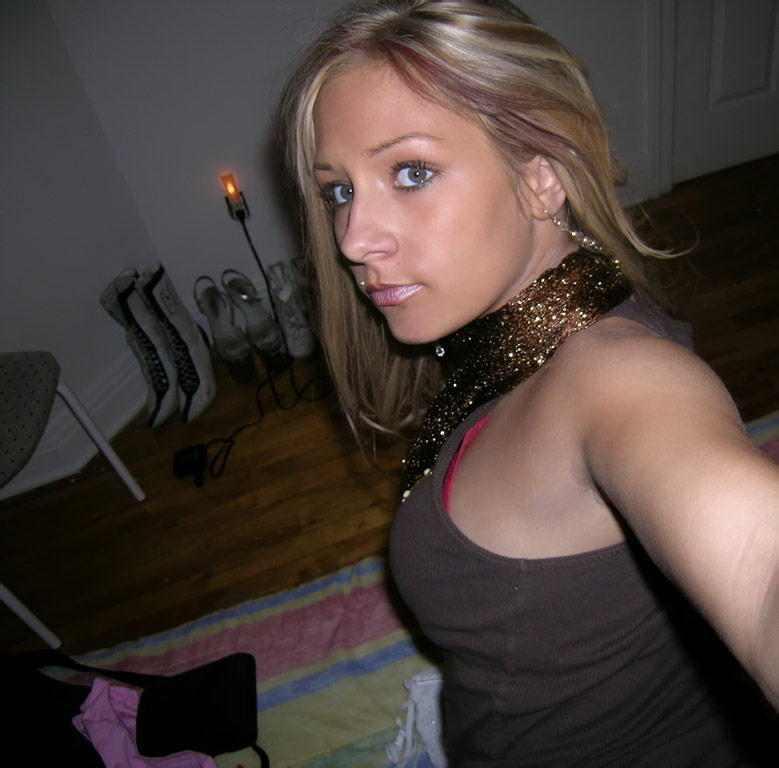 Teenie selfphotos 