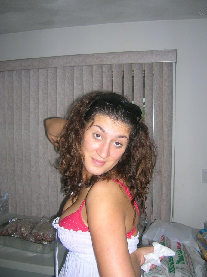 Sexy girl posing naked 