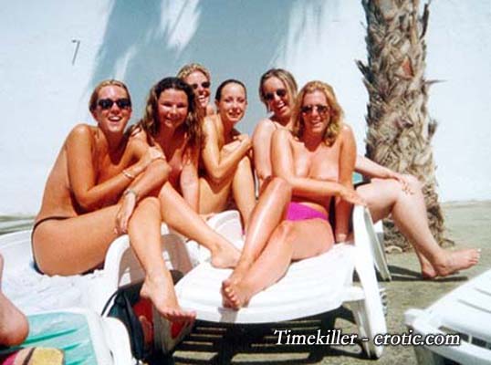 Grouptopless photos amateur girls on the beach