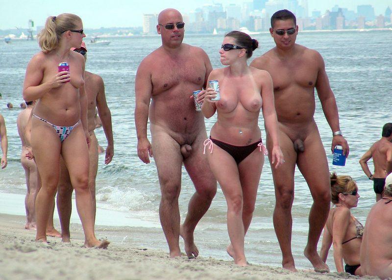 I  loves the nudist beach