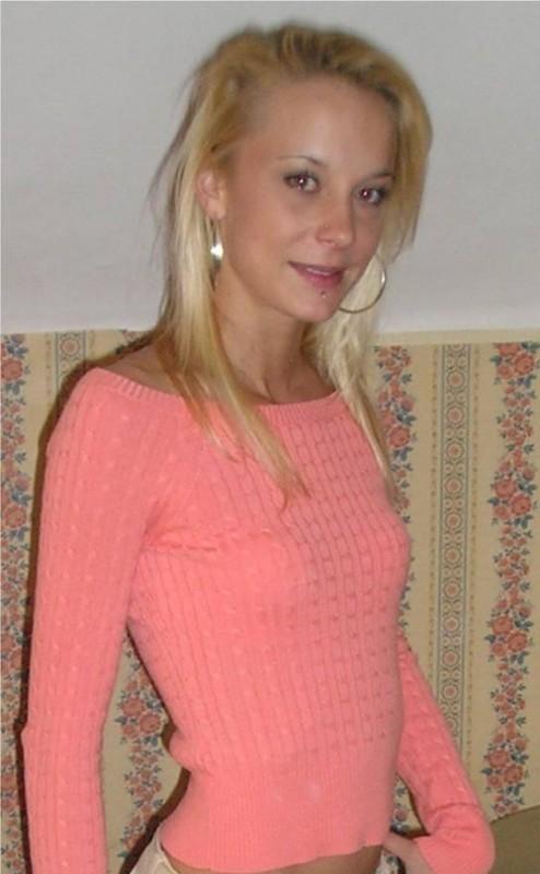 Sweet blond girl and her private pics 