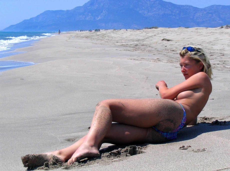 German girl and her turkish holiday ( nudist pics 