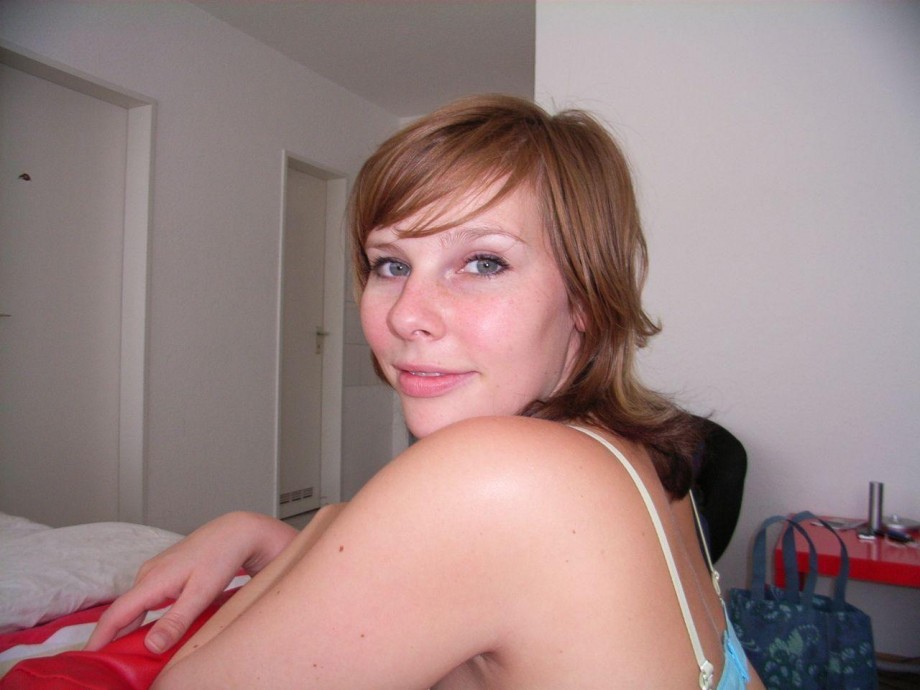 Hot amateur girl playing with oil and dildo