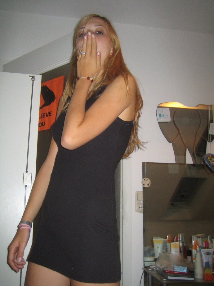 German amateur girl and her private photos 
