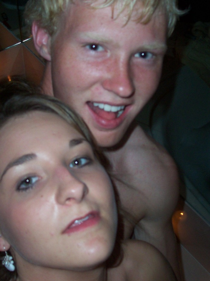 Jessica and boyfriend in the bathtub 