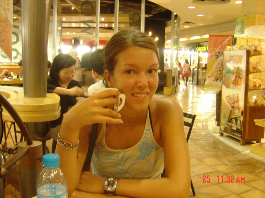 Slim amateur college girl enjoys cock and cucumber