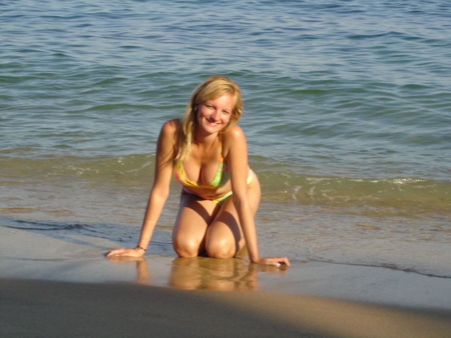 Sexy blond nude at the beach