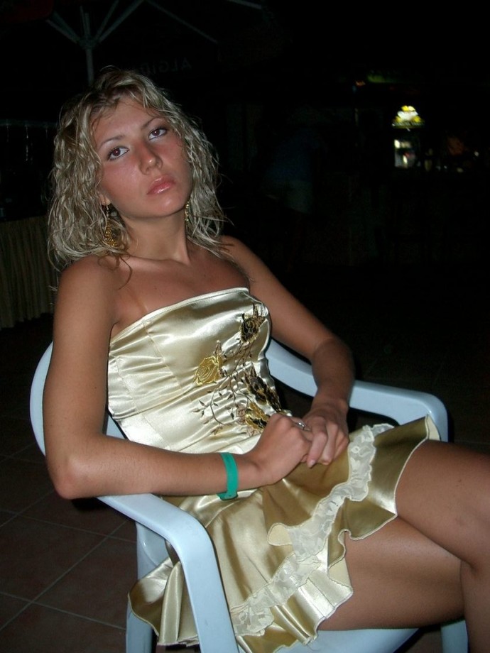 A hot blond wife on vacation