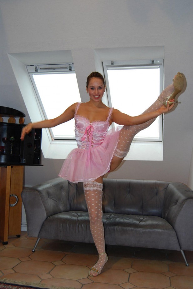 Young ballerina gets fucked by an older man 