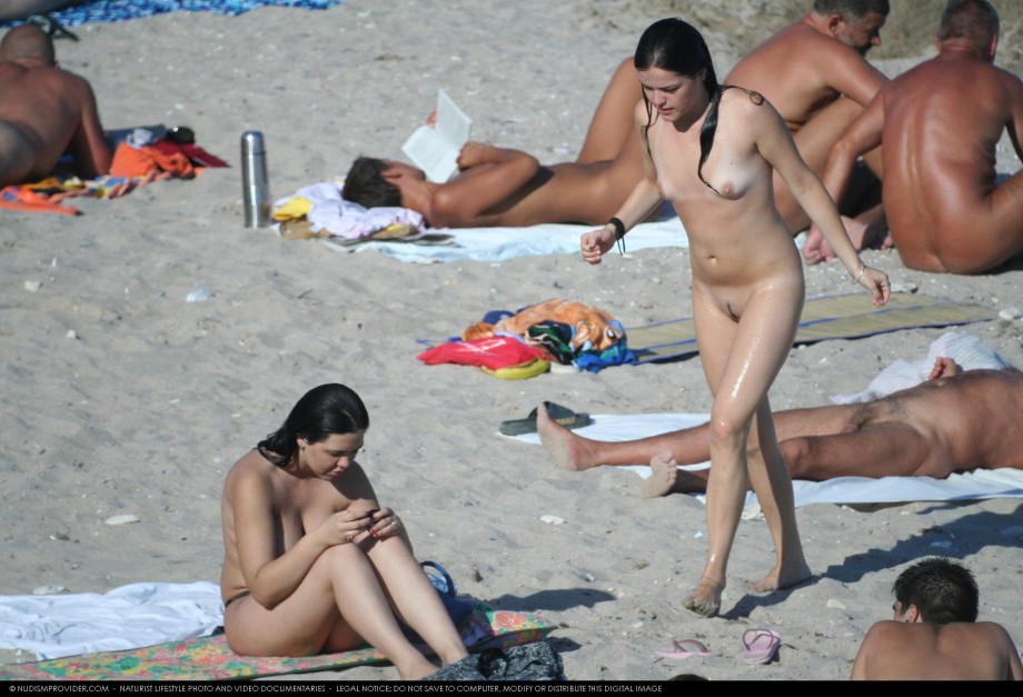 Voyeur - some pics from costinest nudist beach