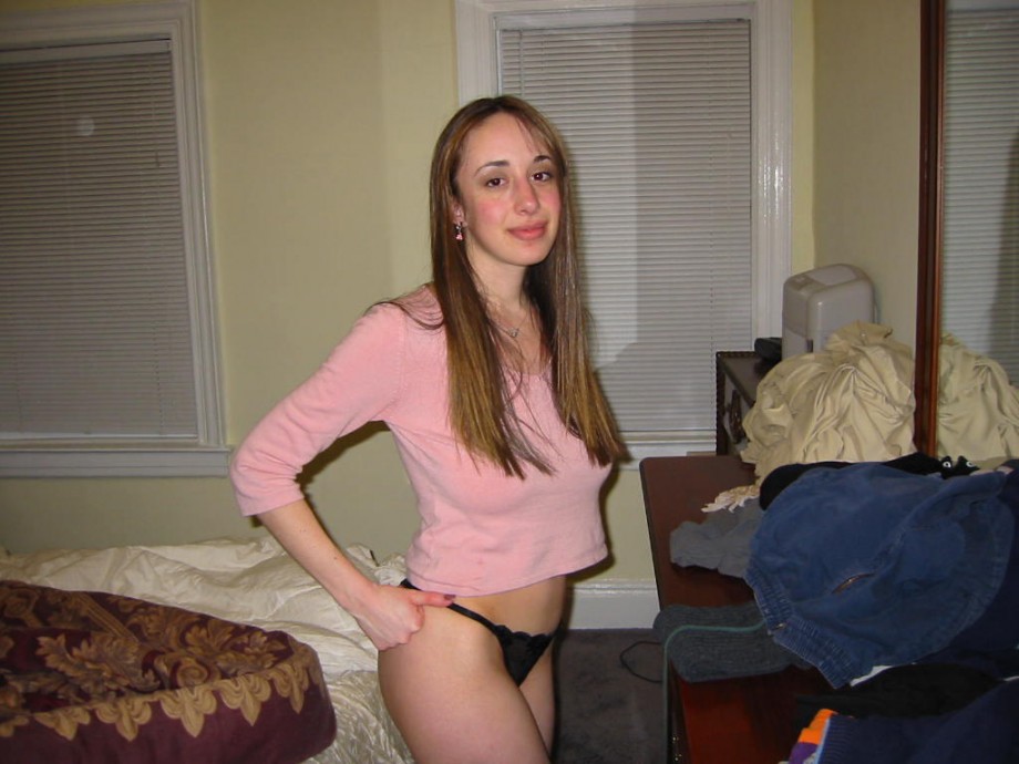 Nice girlfirend naked in hotel room