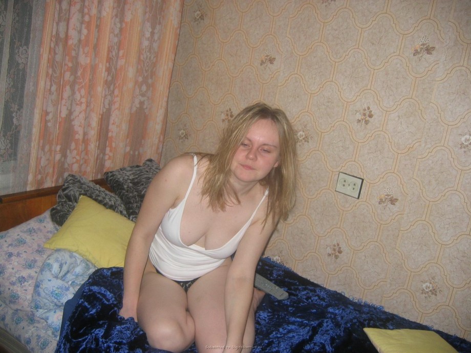 Nice blonde amateur girl 