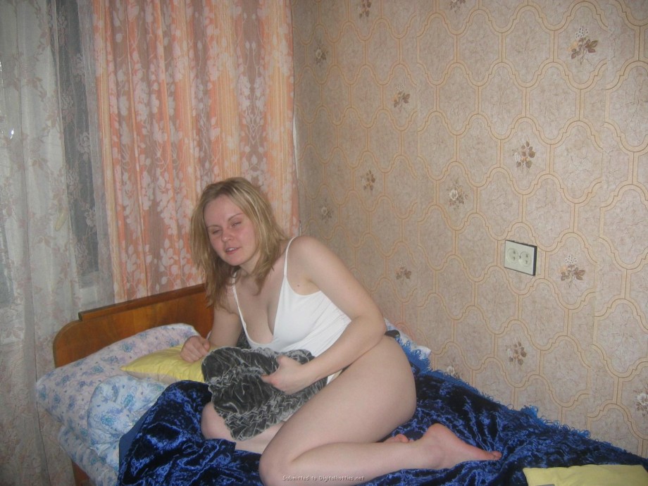 Nice blonde amateur girl 