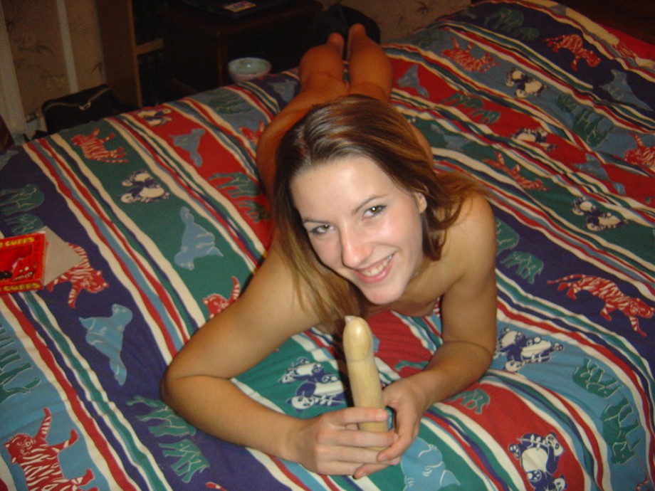 Amateur beautiful girlfriend strip at home