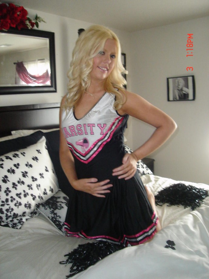 Blond amateur milf - barbie 