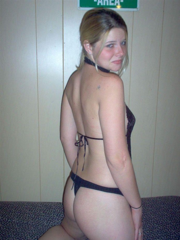 A hot blond amateur girl 