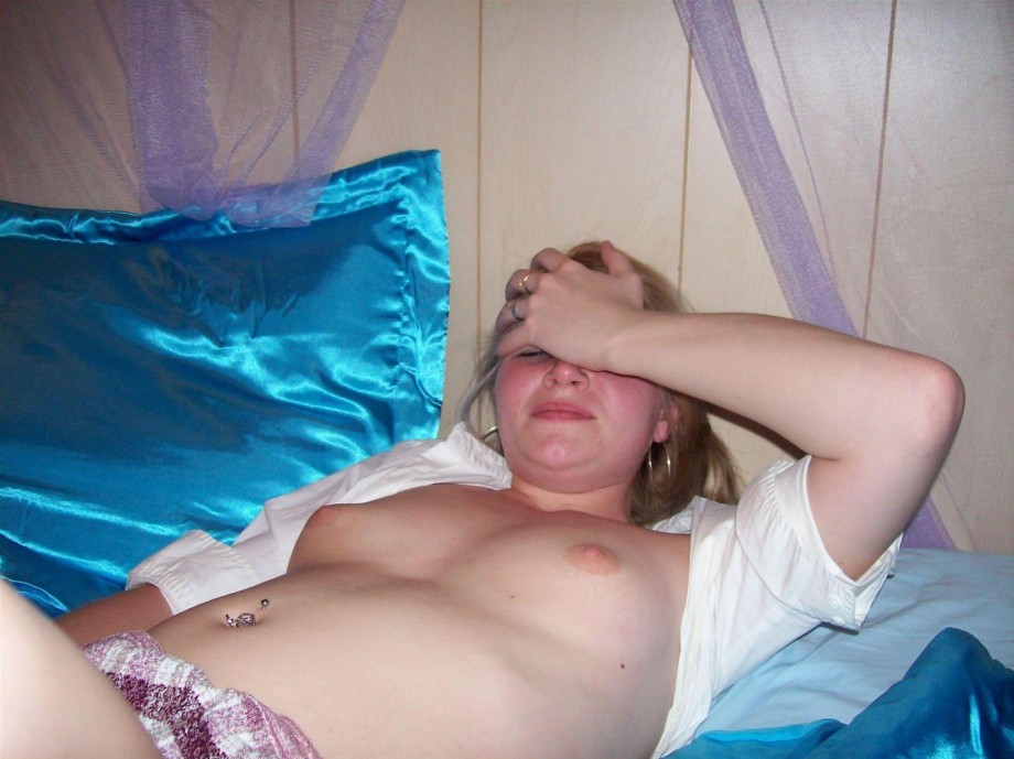 A hot blond amateur girl 