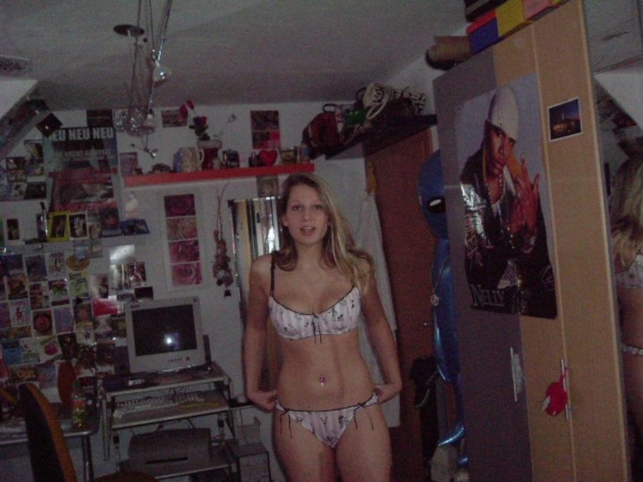 A hot blond amateur girl 